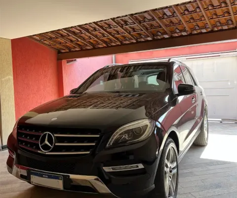 MERCEDES-BENZ ML 350 2013 – PRETA – AUTOMÁTICA | IMBATÍVEL!