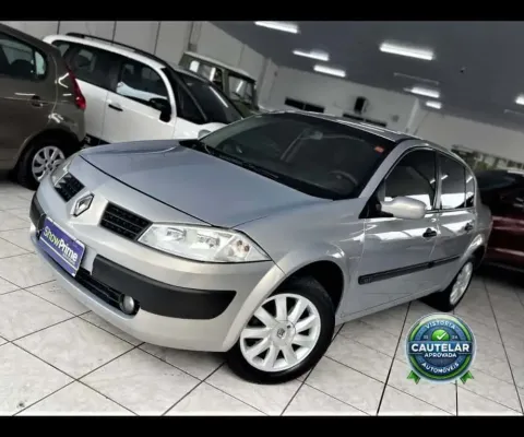 Megane Sedan Dynamique Hi-Flex 1.6 16V