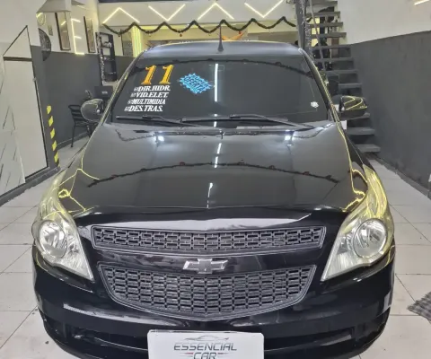 Carro com rodas de liga leve super novo