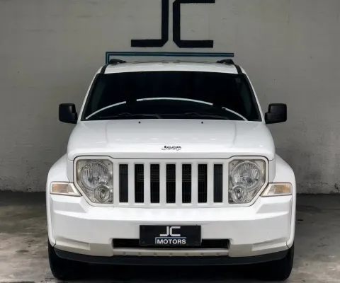 Extremamente revisado, documento em dia, laudo aprovado, nada para fazer.