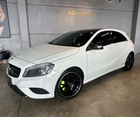 Mercedes-Benz A 200 A200 - Branca - 2013/2014