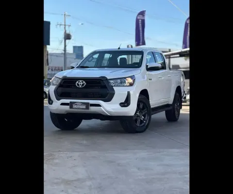 TOYOTA HILUX CD SR 4x4 2.8 TDI Diesel Aut.