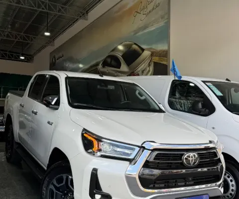 Toyota Hilux SRX 2.8 Aut 2022 / 2022