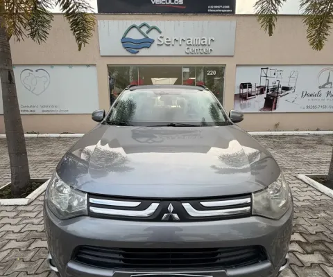 OUTLANDER 4x2 COM TETO SOLAR 2015