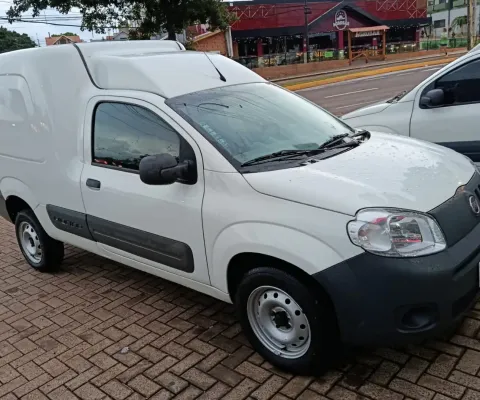 Essa fiorino esta bem conservada boa de pneus a lataria esta bem conservada