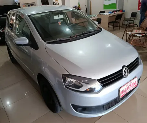 Esse carro esta bem conservado super economico bem confortavel