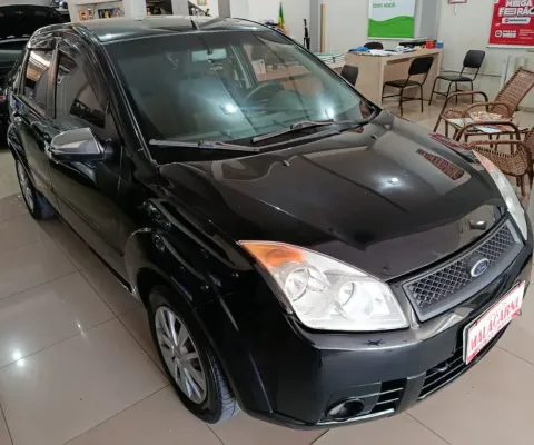 Esse carro esta bem conservado super economico bem confortavel