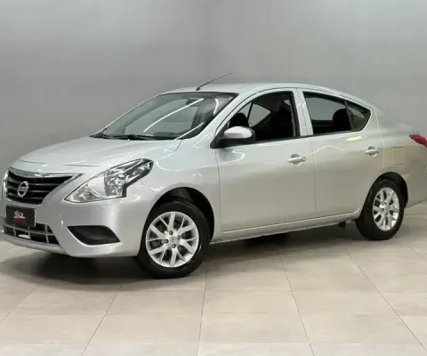 Nissan Versa 1.0 2017 – Econômico, muito espaçoso e pronto para rodar!