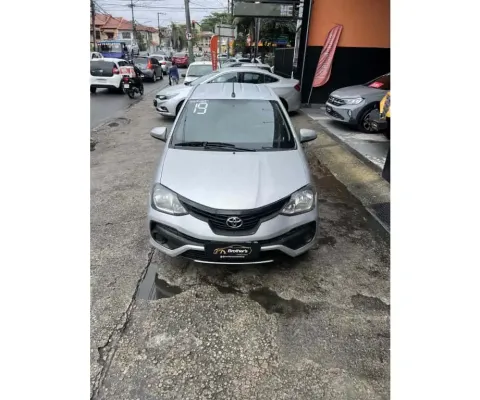 Toyota Etios 2019 1.5 x plus 16v flex 4p automático