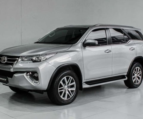 TOYOTA HILUX SW4 SW4 SRX 4x4 2.8 TDI 16V Dies. Aut.