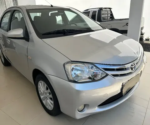 TOYOTA ETIOS XLS SEDAN 1.5 ANO 2014 COMPLETO