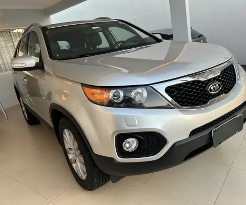 KIA SORENTO 4x2 MOTOR 2.4 ANO 2012 COM TETO PANOR E 07 LUGARES