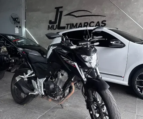 Cb Twister 300f baixo KM