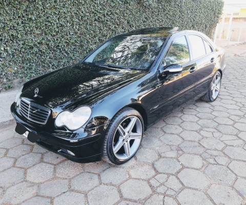 MERCEDES-BENZ C 180 à venda.