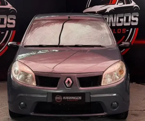 Renault SANDERO 2008 1.6 completo! é um hatch popular, conhecido pelo espaço interno amplo e bom cus