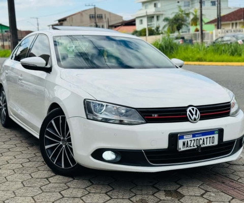 Volkswagen JETTA Highline 2.0 TSI 16V 4p Tiptronic
