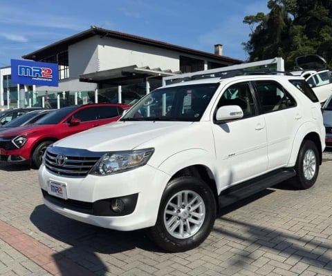 Toyota Hilux SW4 SR 4x2 2.7/ 2.7 Flex 16V Aut.