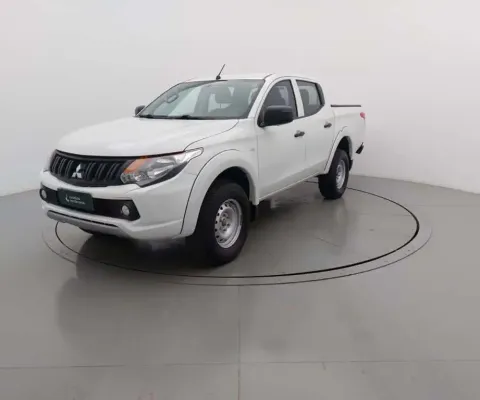 Mitsubishi L200 triton 2023 2.4 16v turbo diesel gl cd 4x4 manual