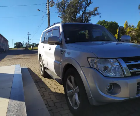 MITSUBISHI PAJERO FULL à venda.