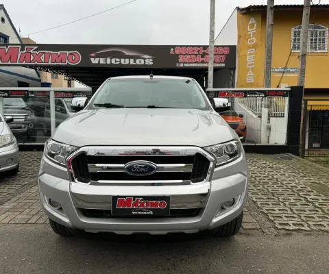 Ranger XLT está impecável, com excelente acabamento interno e toda a força do motor Flex 2.5