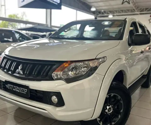 Mitsubishi L200 triton 2023 2.4 16v turbo diesel gl cd 4x4 manual