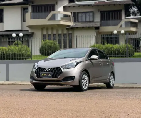 Hyundai HB20S 1.6 - Prata - 2016/2017