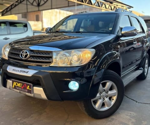Toyota Hilux SW4 SR - Preta - 2010/2010