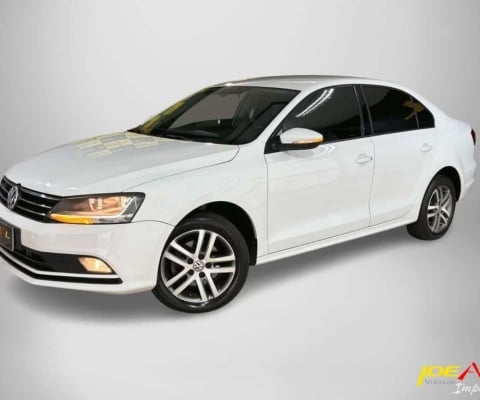 Volkswagen Jetta Comfortline 1.4 TSI  - Branca - 2017/2018