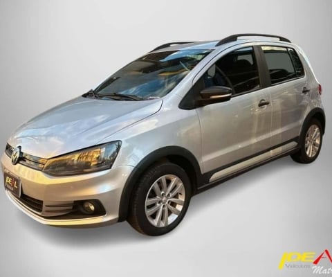 Volkswagen Fox Track 1.0 - Prata - 2016/2017