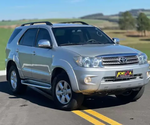 Toyota Hilux SW4 SR 4x2 2.7/ 2.7 Flex 16V Aut.  - Prata - 2010/2010