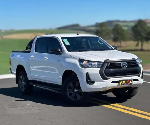 Toyota Hilux CDSR A4FD - Branca - 2023/2024