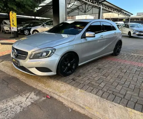 Mercedes-Benz Classe A 200 1.6 TB  - Prata - 2014/2014