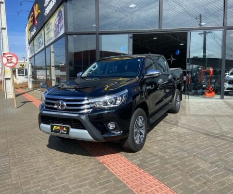 Toyota Hilux  SRX 4x4 - Preta - 2017/2018