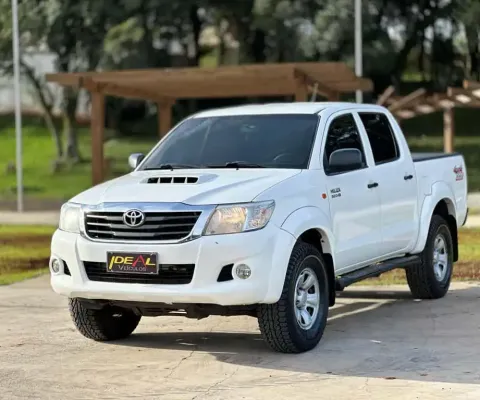 Toyota Hilux /  CD4X4 STD - Branca - 2015/2015