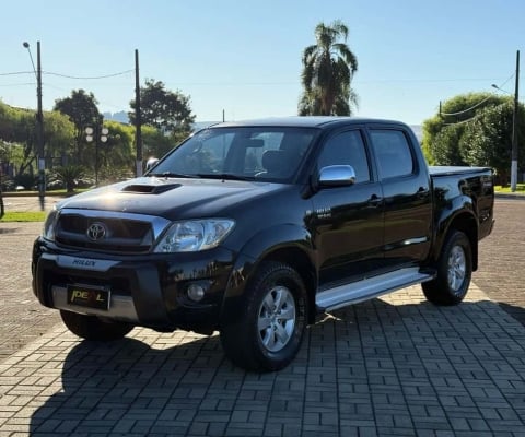 Toyota Hilux /  CD4X4 SRV - Preta - 2010/2011