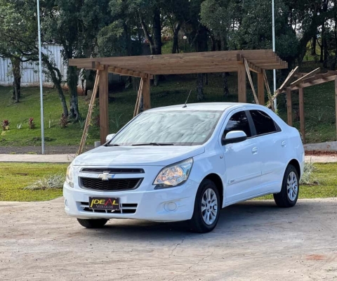 Chevrolet Cobalt LS 1.4 8V FlexPower 4p  - Branca - 2013/2014