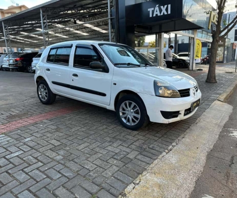 Renault Clio 1.0  - Branca - 2011/2012