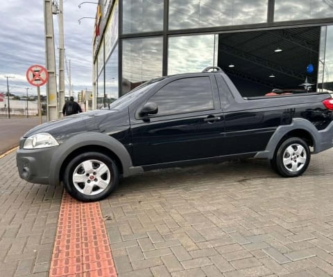 Fiat Strada WORKING - Preta - 2014/2015