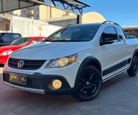 Volkswagen Saveiro Cross 1.6 - Branca - 2011/2012