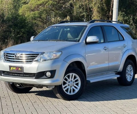 Toyota Hilux SW4 SR 4x2 - Prata - 2012/2012