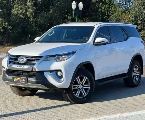 Toyota Hilux SW4 SR - Branca - 2017/2017