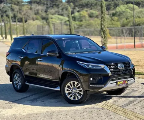 Toyota Hilux SW4 SRX 4x4 2.8 TDI 16V Dies. Aut.  - Preta - 2023/2023