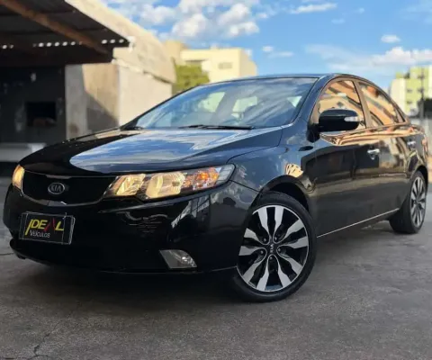 Kia Cerato 1.6 - Preta - 2010/2011