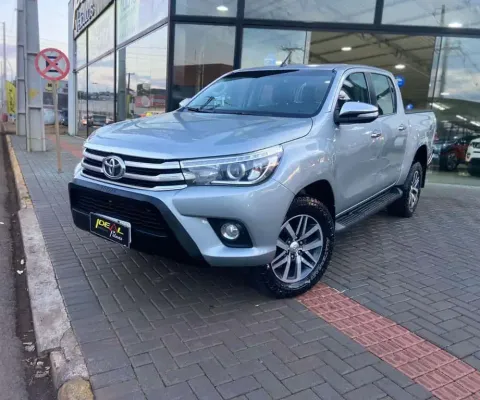 Toyota Hilux SRX - Prata - 2016/2017