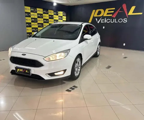 Ford Focus SE 2.0 - Branca - 2018/2019