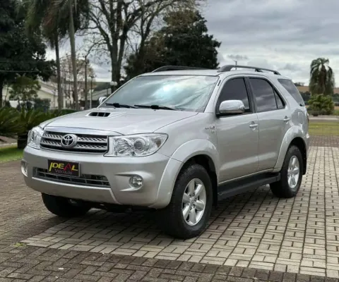 Toyota Hilux SW4 SRV 4X4 - Prata - 2009/2009