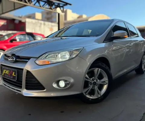 Ford Focus 1.6 SE - Prata - 2014/2015