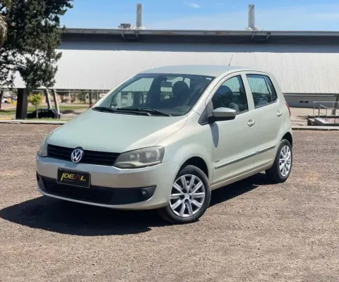 Volkswagen Fox 1.0  - Bege - 2010/2010