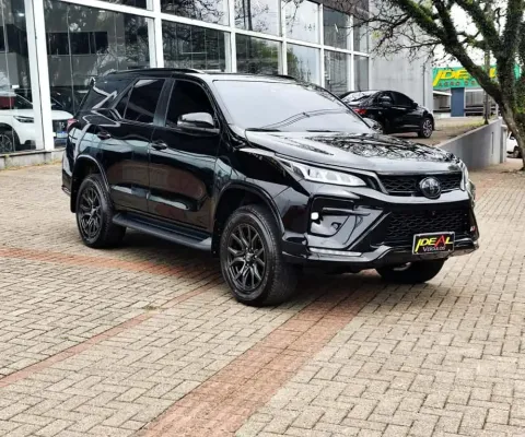 Toyota Hilux SW4 GRS 2.8 TB - Preta - 2023/2024