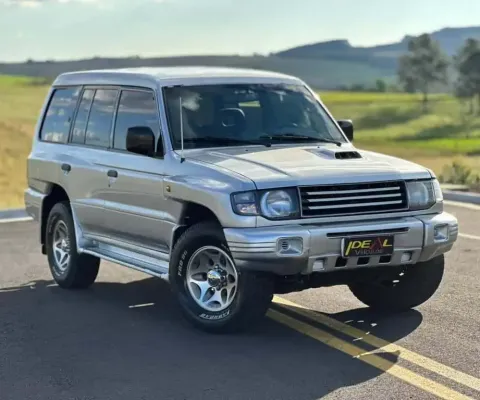 Mitsubishi Pajero GLS 2.8 Diesel Turbo Mec.  - Prata - 1998/1999